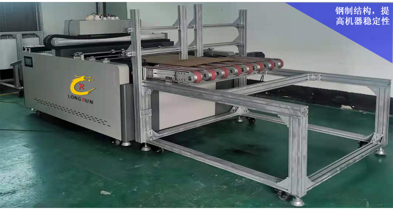 紙箱流水線無(wú)版印刷機(jī)采用全鋼制結(jié)構(gòu)，提高機(jī)器穩(wěn)定性。